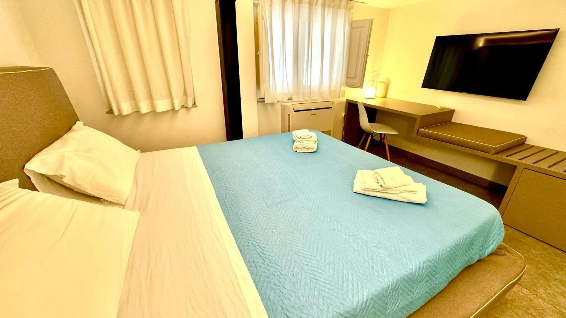 Cortile Nobile Luxury Suites Aeroporto di Catania Fontana Rossa 0*,  Italia