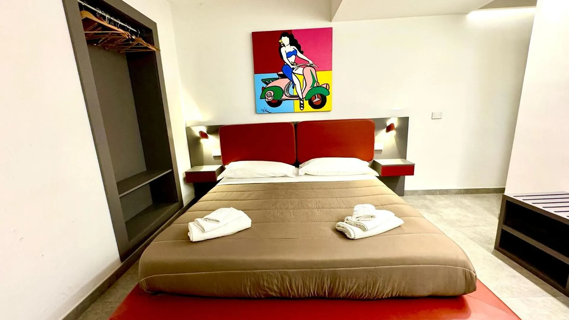 Cortile Nobile Luxury Suites Aeroporto di Catania Fontana Rossa Appartamento